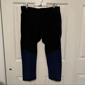 Old Navy Active Go Dry color block capri leggings NWOT